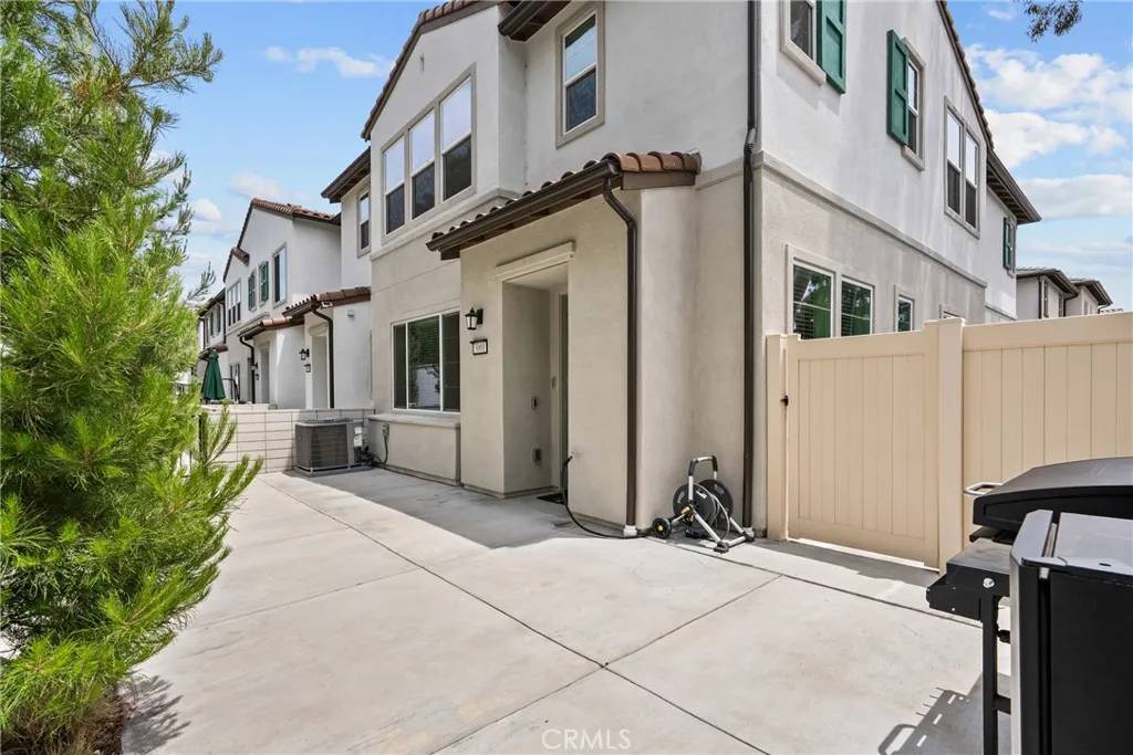 3001 Honolulu Lane, Simi Valley, CA 93065