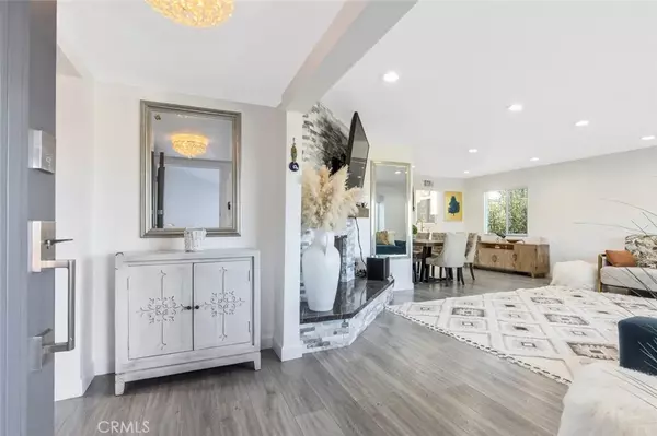 22444 Venido Road, Woodland Hills, CA 91364
