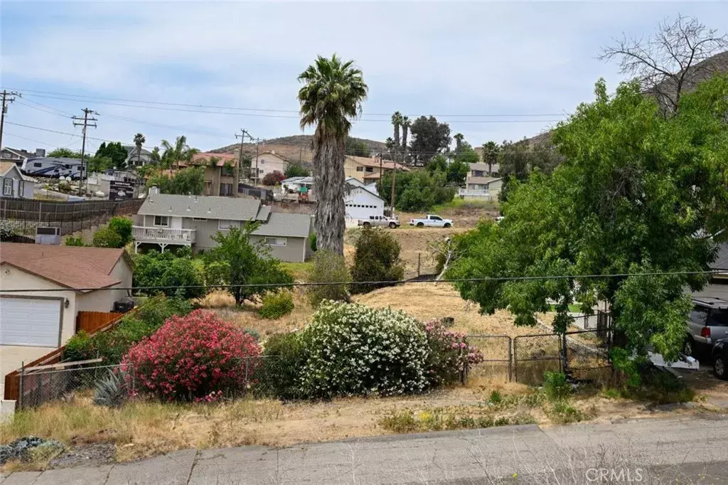 Canyon Lake, CA 91356,0 Longhorn