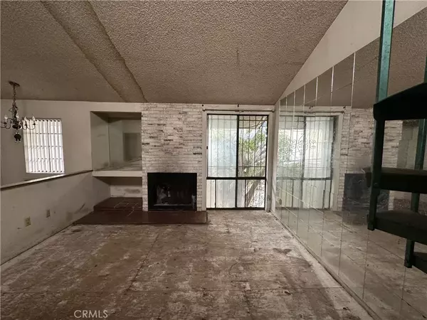 Sun Valley, CA 91352,11107 Arminta Street #15