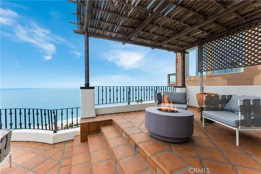 Malibu, CA 90265,3908 Rambla Orienta