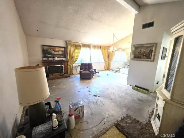 Simi Valley, CA 93063,2108 Ardenwood Avenue