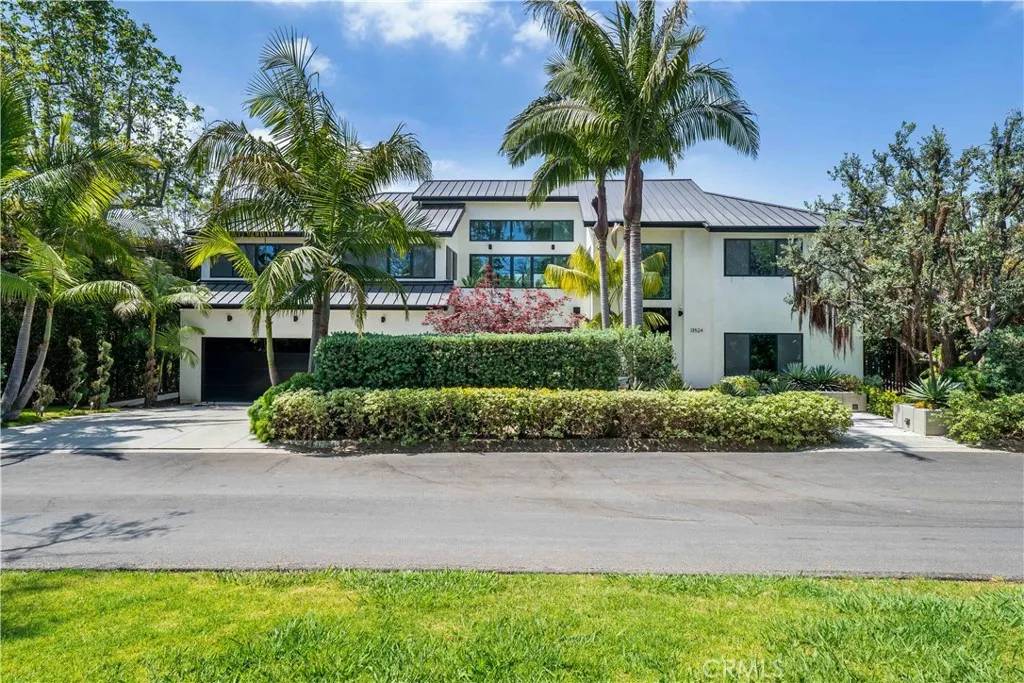 13524 D'Este Drive, Pacific Palisades, CA 90272