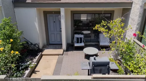 9551 Sepulveda Boulevard #4, North Hills, CA 91343