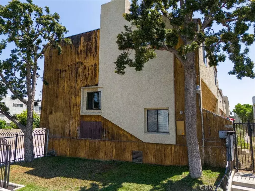 Panorama City, CA 91402,9004 Willis Avenue #8