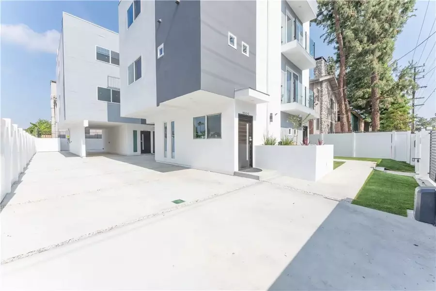 6843 N Haskell Ave #2, Lake Balboa, CA 91406