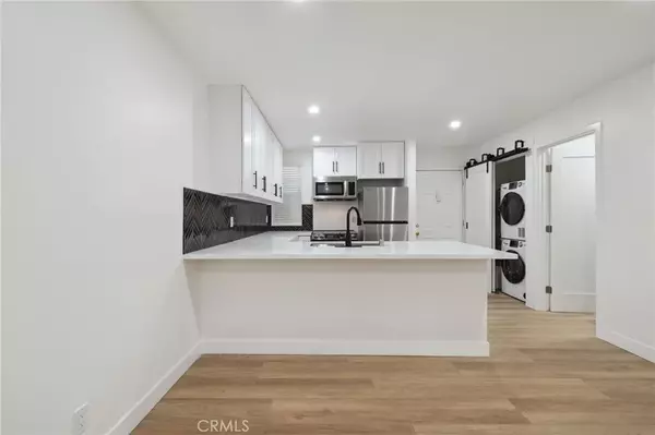 Encino, CA 91316,17000 Burbank Boulevard #104