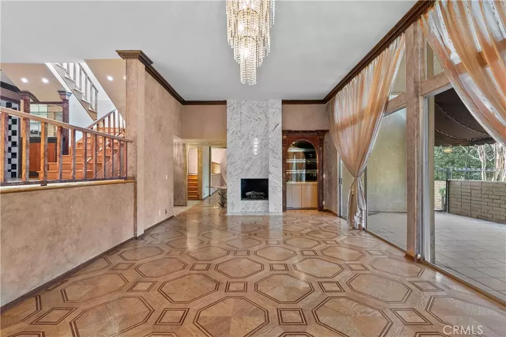 Encino, CA 91316,5282 Lindley Avenue