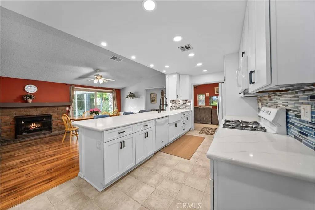 La Verne, CA 91750,802 Duval Street
