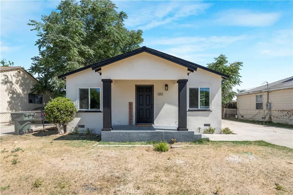 1212 Woodrow Avenue, Bakersfield, CA 93308