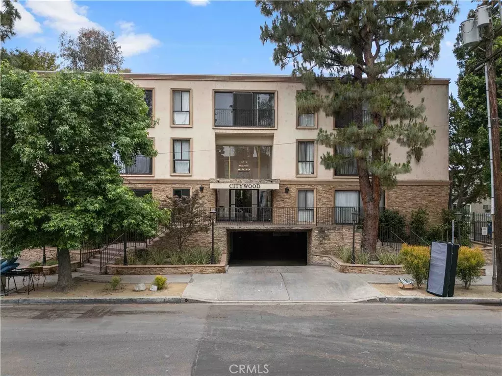 Sherman Oaks, CA 91411,15344 Weddington Street #304