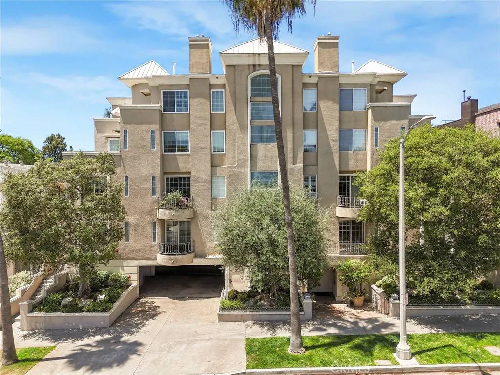 2349 S Beverly Glen Boulevard #201, Los Angeles, CA 90064