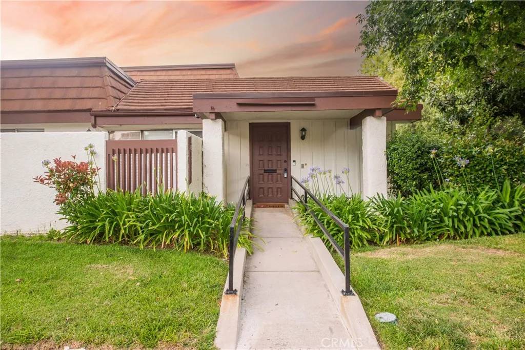 Chatsworth, CA 91311,10171 Valley Circle Boulevard #1