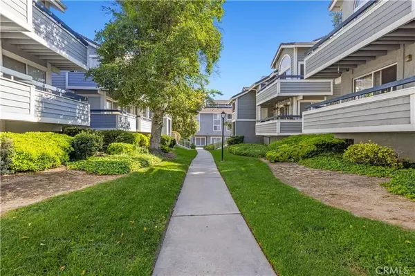 Canyon Country, CA 91351,26966 Flo Lane #318