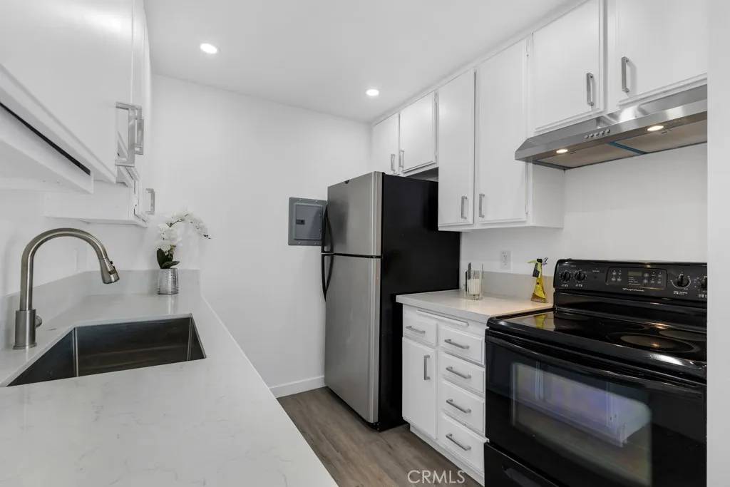 Canoga Park, CA 91304,20930 Parthenia Street #206