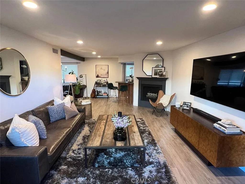 Studio City, CA 91604,12938 Valleyheart Drive #2