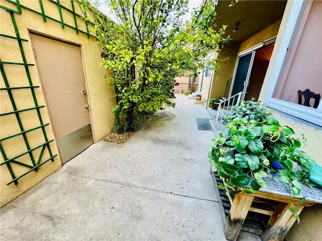 North Hollywood, CA 91606,6225 Coldwater Canyon Avenue #117
