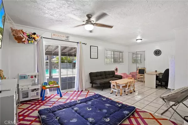 Sun Valley, CA 91352,9021 Oneida Avenue