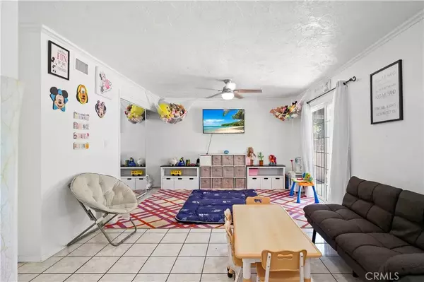 Sun Valley, CA 91352,9021 Oneida Avenue