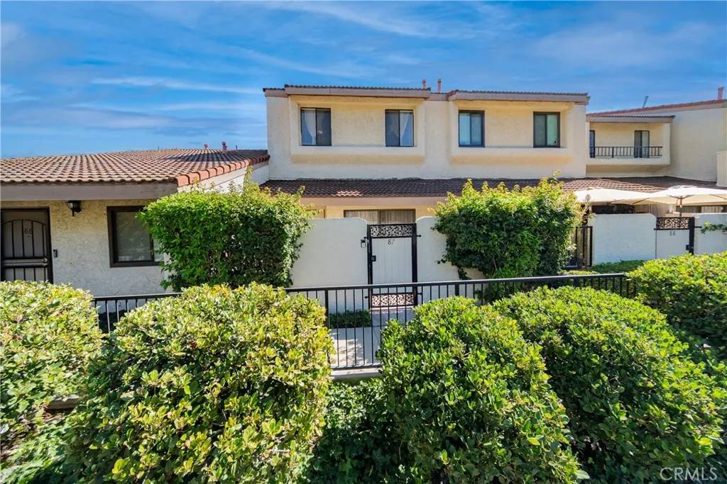 18150 Oxnard Street #87, Tarzana, CA 91356