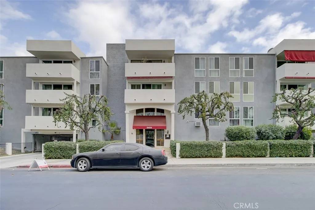 5454 Zelzah Avenue #215, Encino, CA 91316