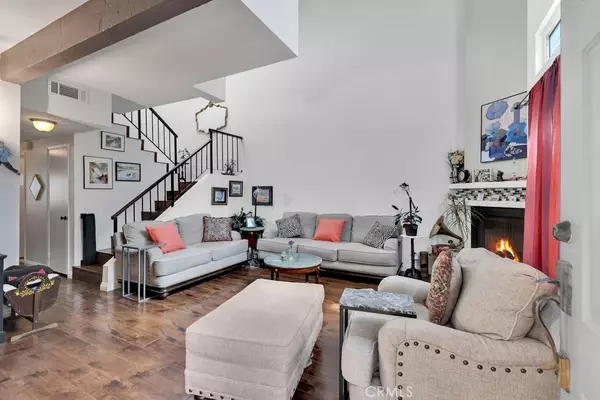 Tarzana, CA 91335,6323 Reseda Boulevard #13