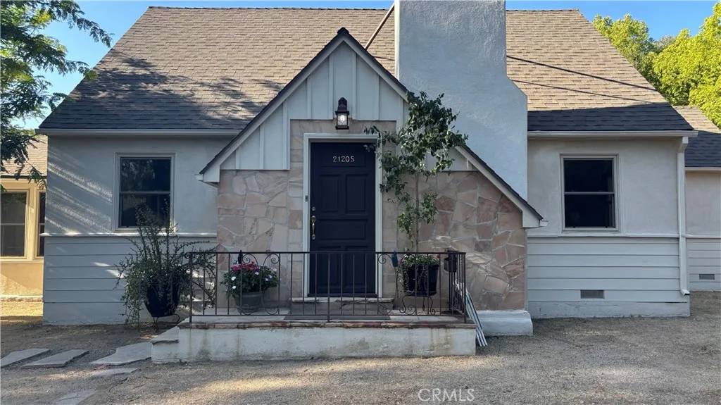 21205 Lopez Street, Woodland Hills, CA 91364