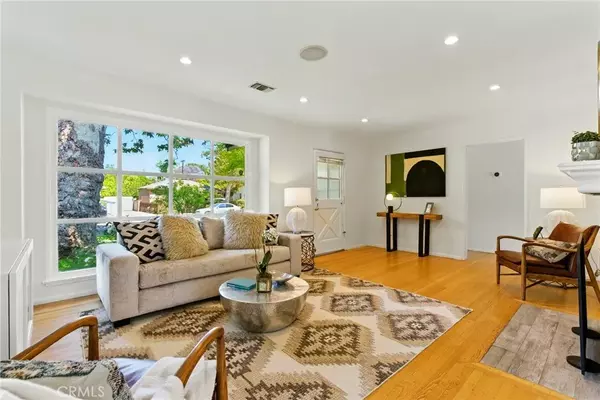 Sherman Oaks, CA 91411,5517 Bevis Avenue