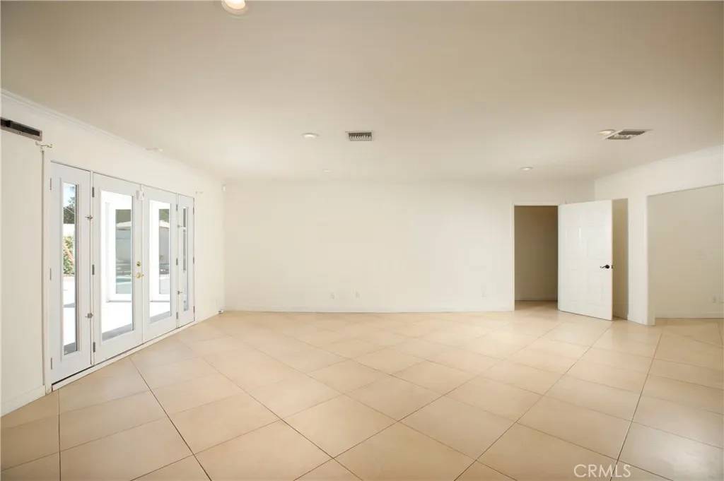 Tarzana, CA 91356,5139 Nestle Avenue