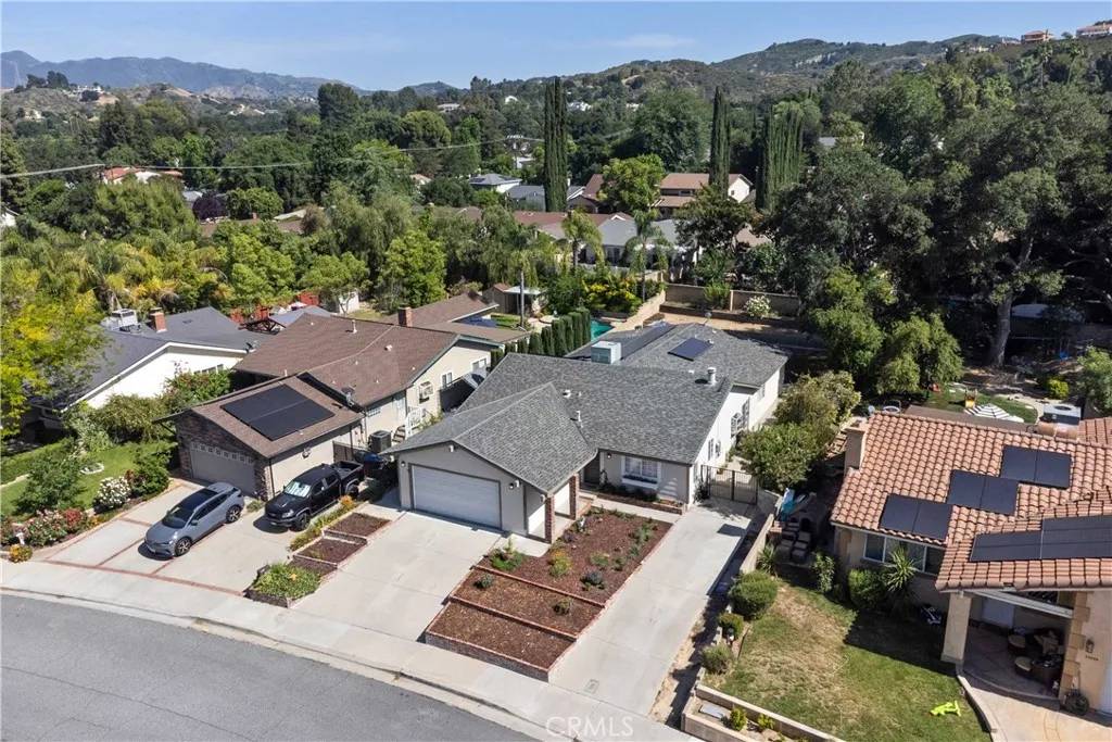 Newhall, CA 91321,23538 Arlen Drive