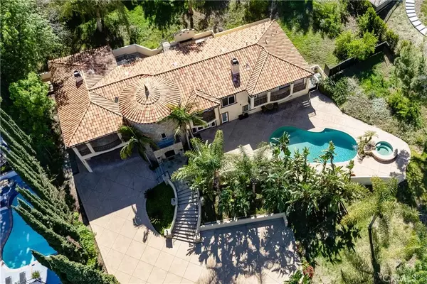 Tarzana, CA 91356,19554 Wells Drive