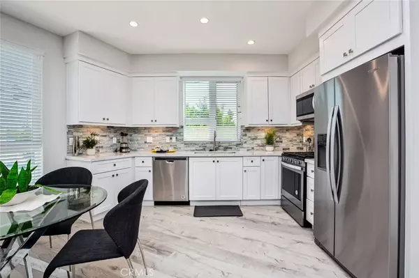 Studio City, CA 91602,10718 Acama Street #301