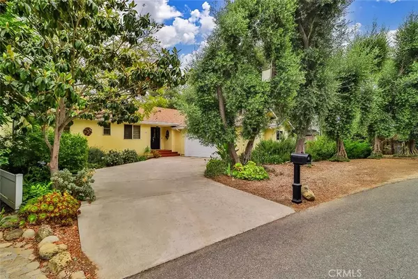 240 Portal Street, Oak View, CA 93022