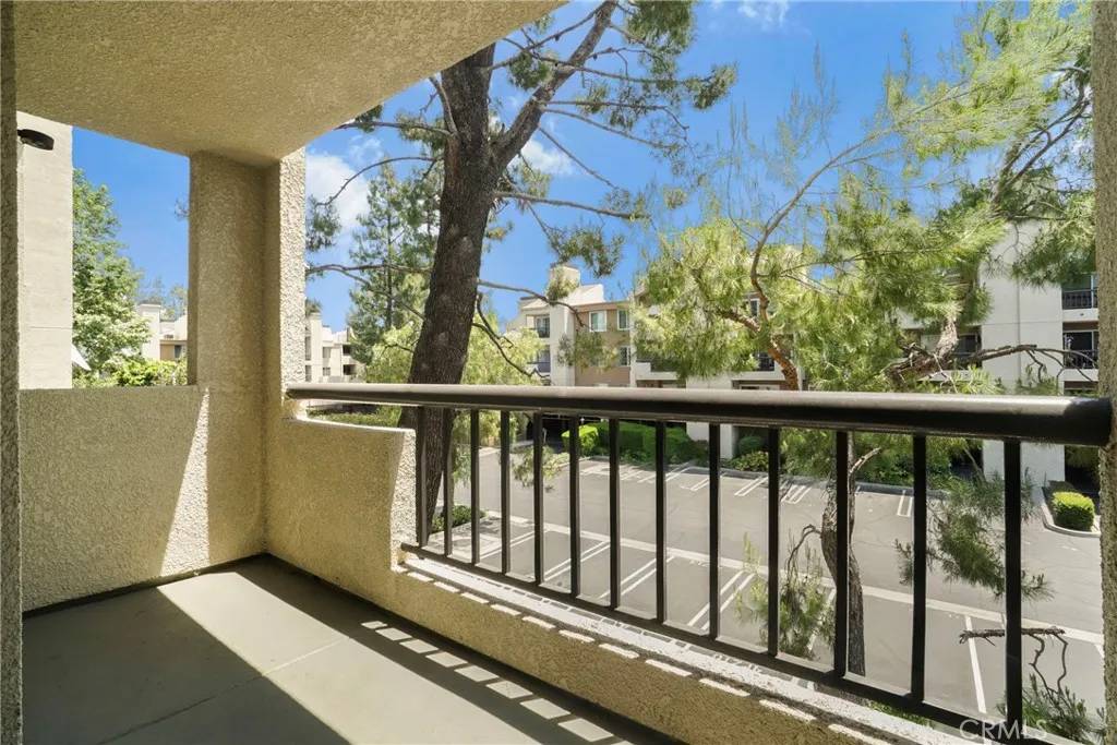 5500 Owensmouth Avenue #218, Woodland Hills, CA 91367