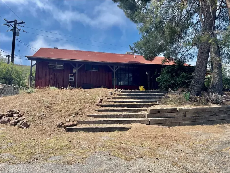 32401 Barber Road, Agua Dulce, CA 91390