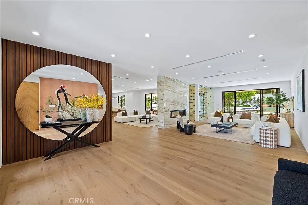 Woodland Hills, CA 91364,19750 Wells Drive