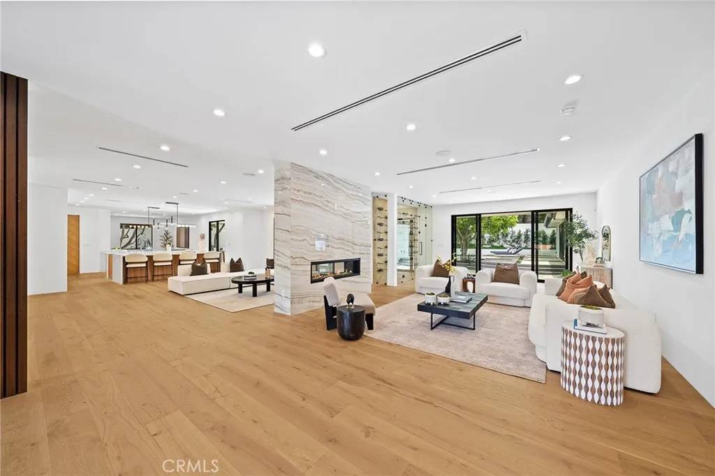 Woodland Hills, CA 91364,19750 Wells Drive