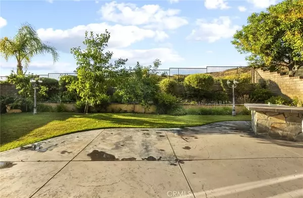 Saugus, CA 91390,29243 Discovery Ridge Drive