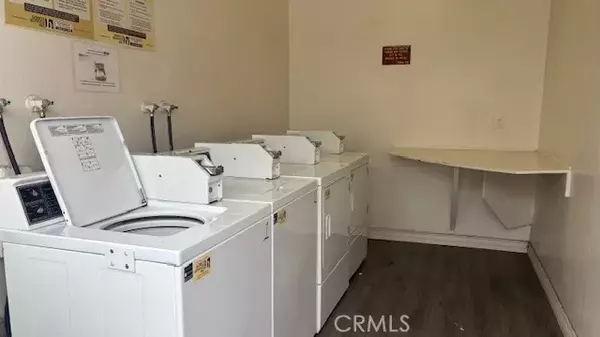 Sylmar, CA 91342,13040 Dronfield Avenue #12