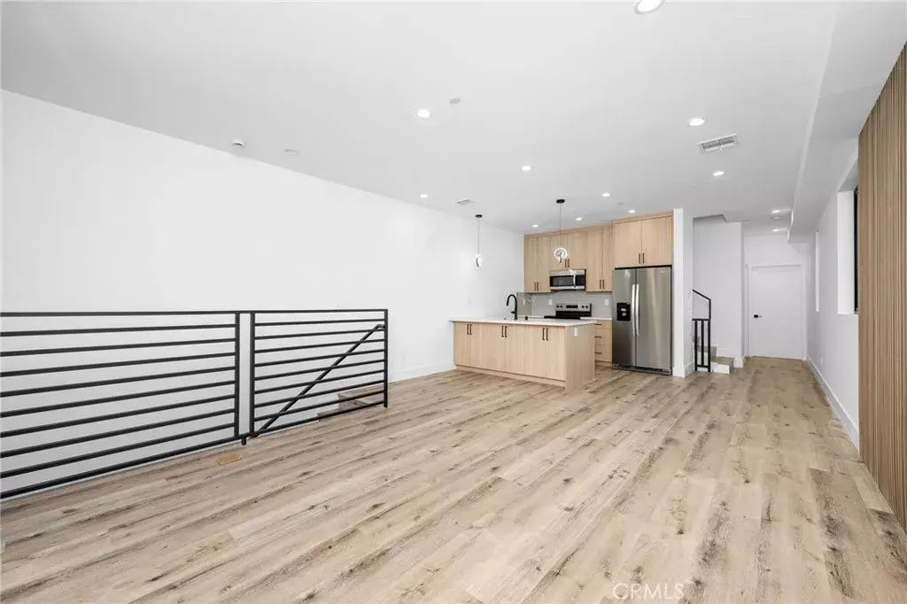 Sherman Oaks, CA 91411,14523 Weddington Street