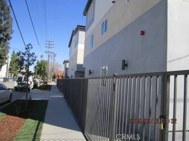 Van Nuys, CA 91401,6220 Tyrone Avenue #6220 1/2