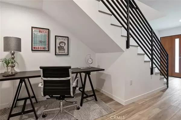 Valley Glen, CA 91405,13536 Vanowen Street #1