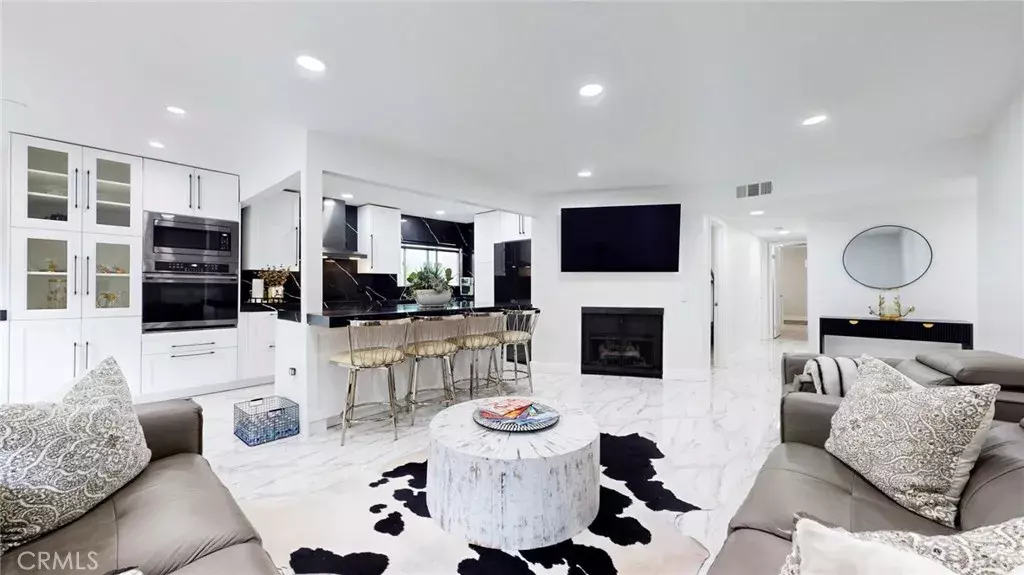 Calabasas, CA 91302,4632 Park Granada #93