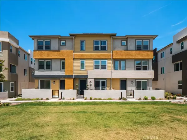 Valencia, CA 91381,27148 Valley Oak Place