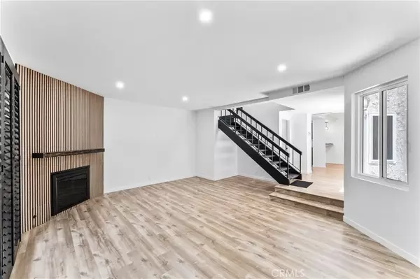 Encino, CA 91316,5401 Zelzah Avenue #114