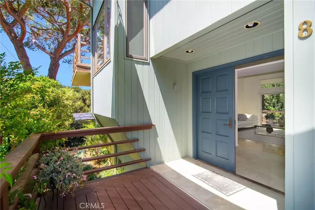 Calabasas, CA 91302,828 Wonder View Drive