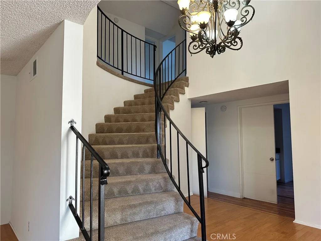 Agoura Hills, CA 91301,28825 Barragan Street