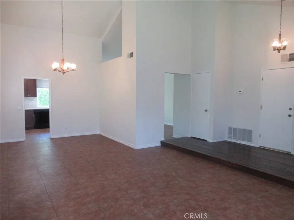 Northridge, CA 91324,18523 Kinzie Street