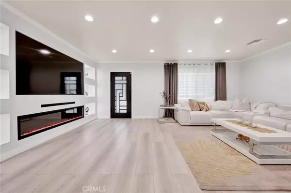 North Hollywood, CA 91606,6251 Willowcrest Avenue