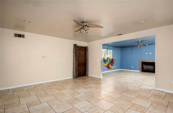 Canoga Park, CA 91304,23040 Saticoy Street